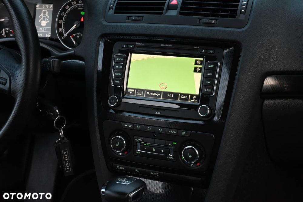 Skoda Octavia 2.0 TDI CR DPF DSG RS - 30