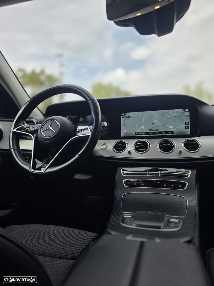Mercedes-Benz E 300 — fotografia 10