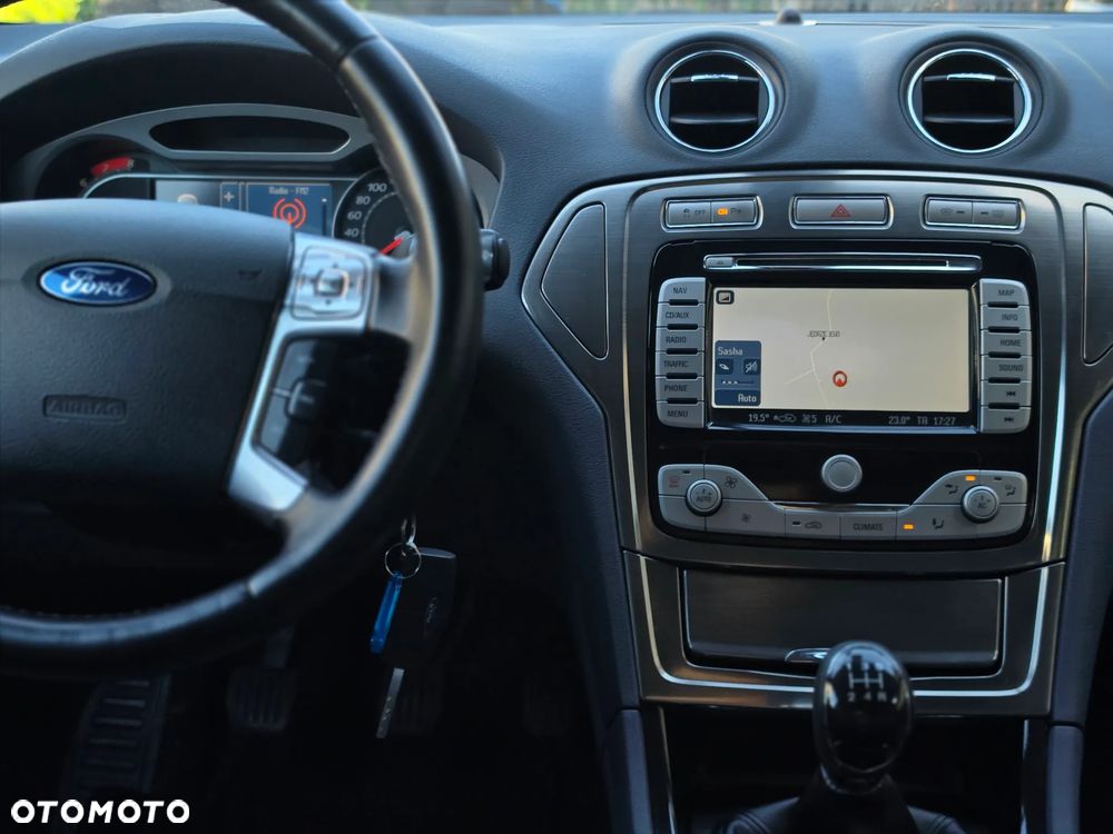 Ford Mondeo - 30