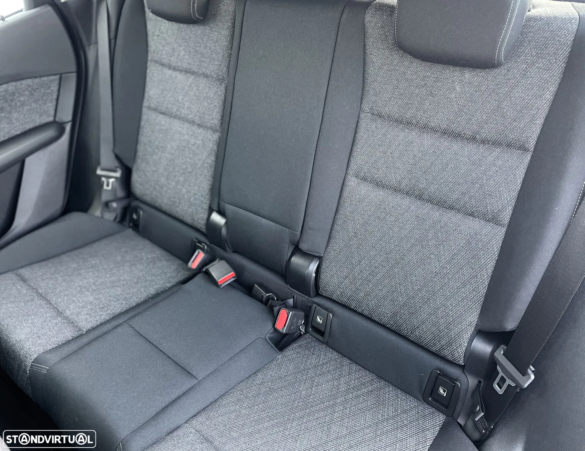 BMW 225xe Active Tourer e xDrive - 32