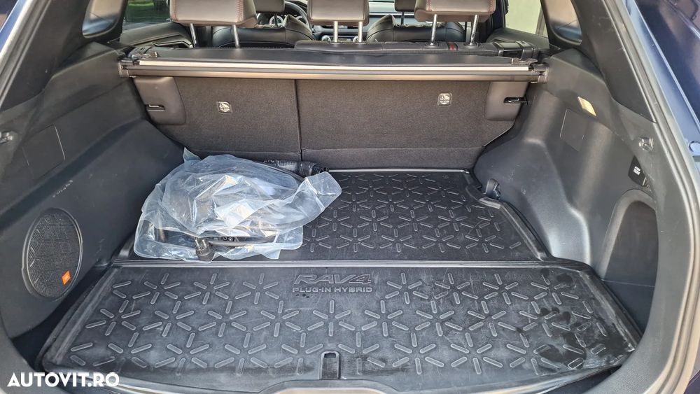 Toyota RAV4 2.5 PHEV VVT-iE 4x4 Style Bi-Tone - 32