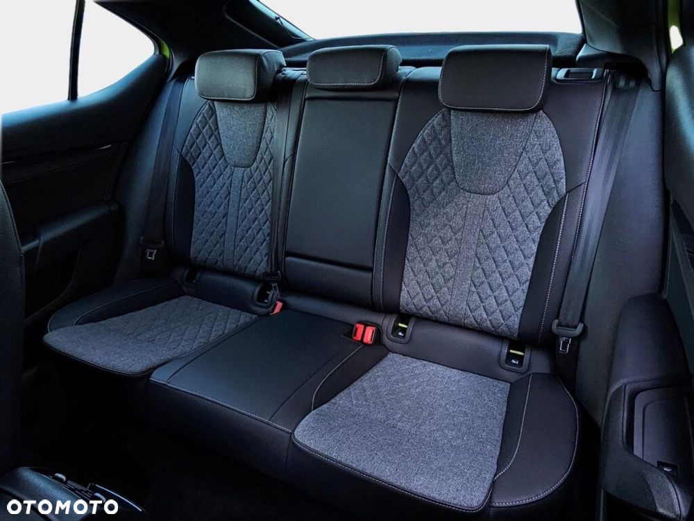 Skoda Octavia 1.5 TSI mHEV Selection DSG - 36