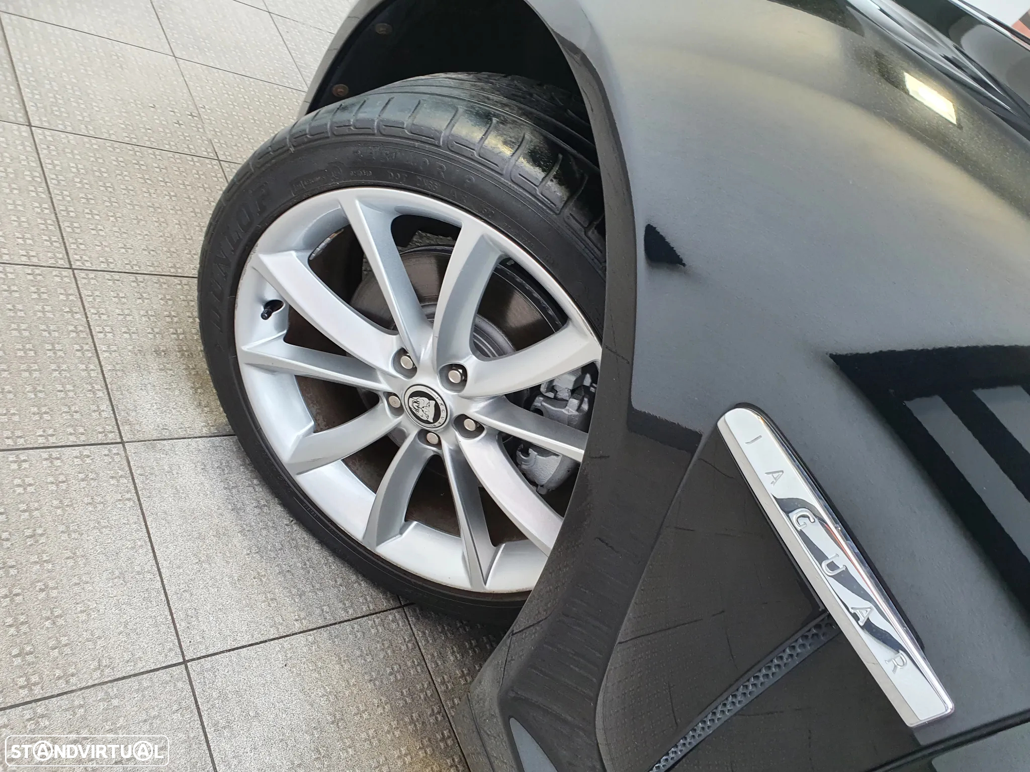 Jaguar XF Sportbrake 2.2 D Premium Luxury - 17