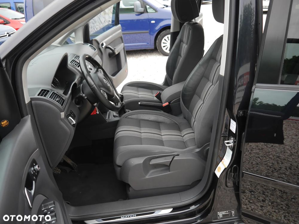 Volkswagen Touran 2.0 TDI DPF BlueMotion Technology MATCH - 6