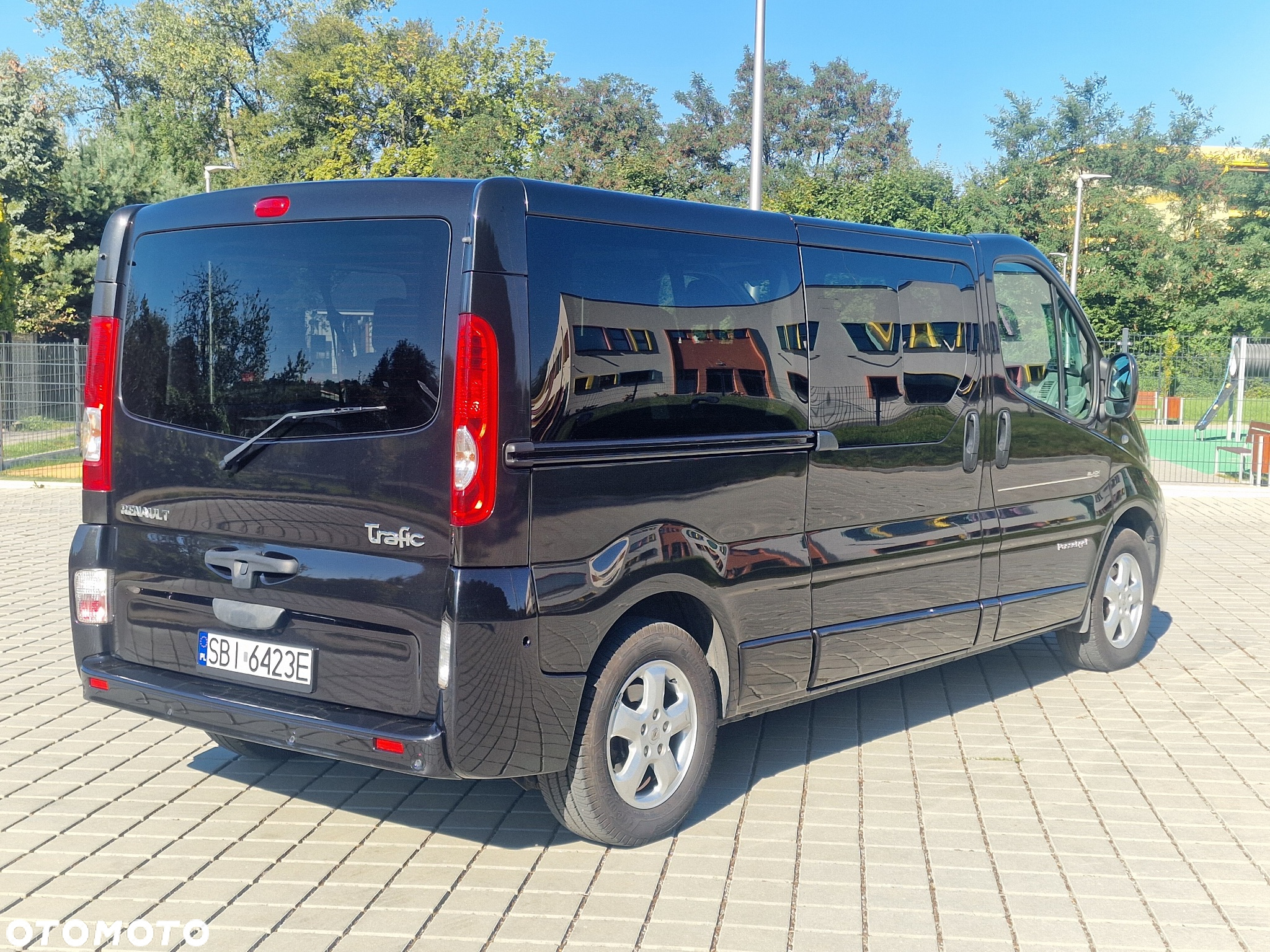 Renault Trafic 2.0 dCi 115 FAP Grand Passenger Black Edition - 5