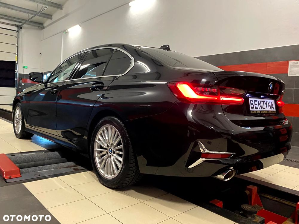 BMW Seria 3 320i GPF M Sport Shadow sport - 14