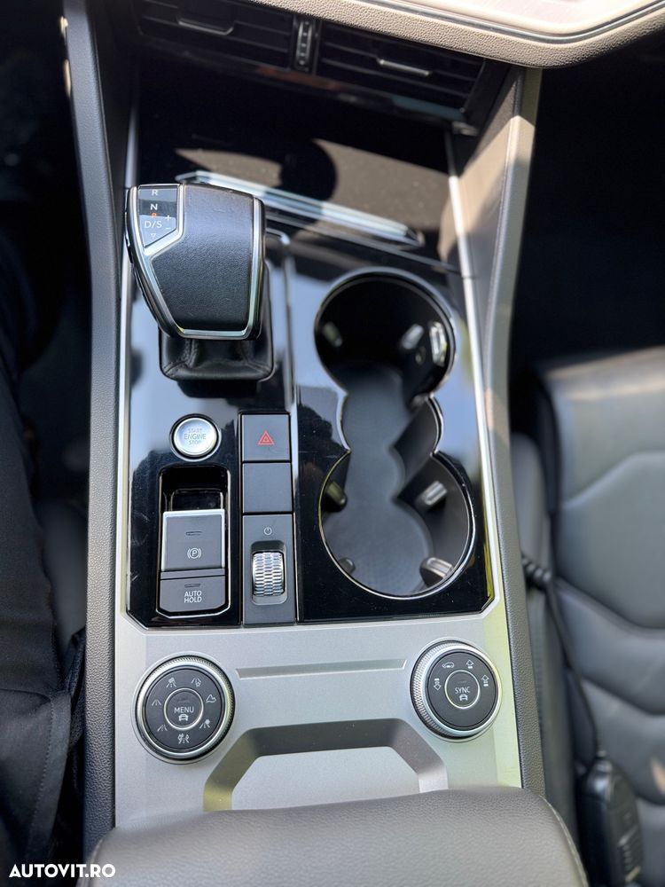 Volkswagen Touareg - 35