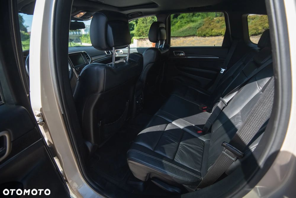 Jeep Grand Cherokee - 8