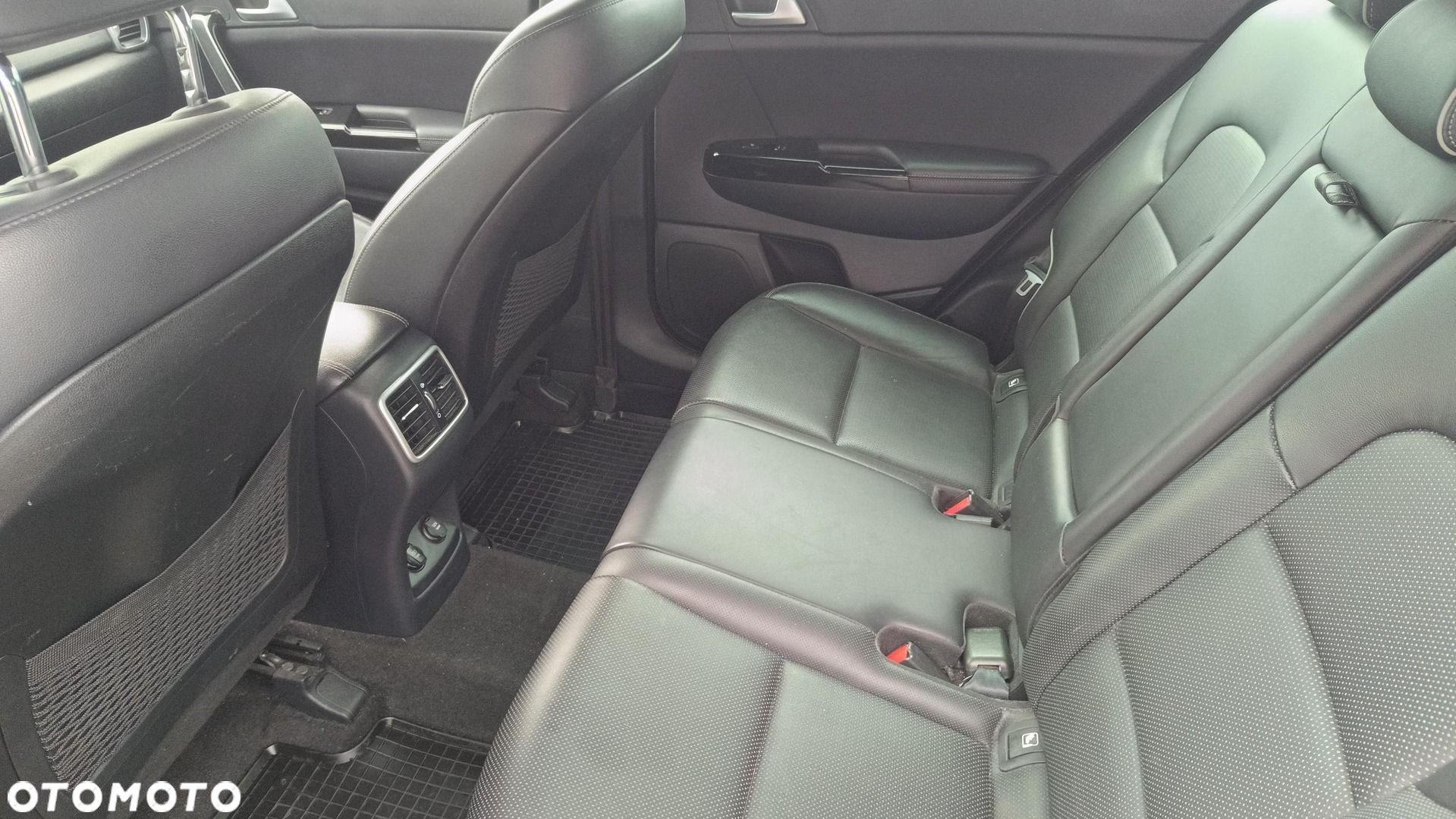 Kia Sportage 1.6 T-GDI Business Line 4WD - 13
