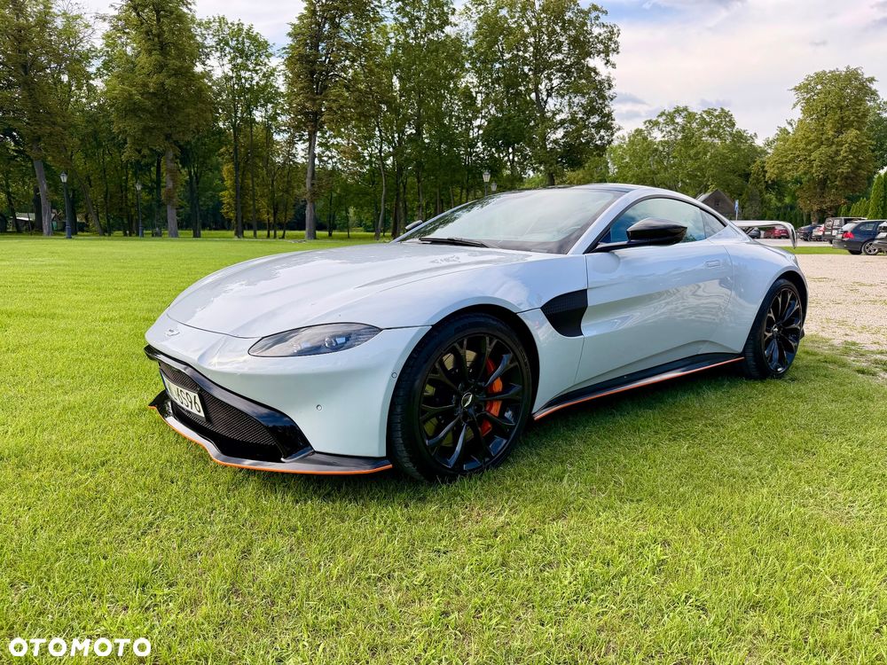 Aston Martin Vantage - 4