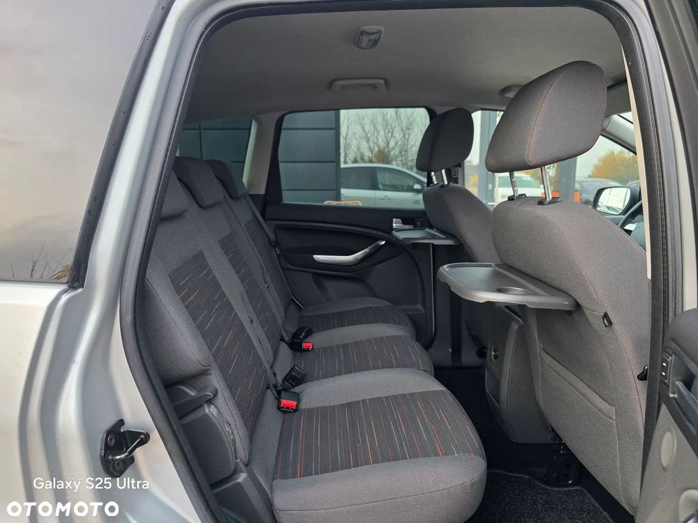 Ford C-MAX 1.8 Titanium - 34