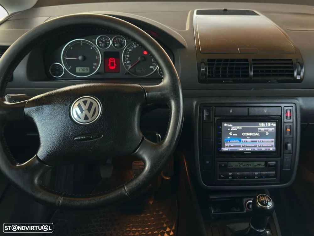 VW Sharan 2.0 TDI Confortline - 11
