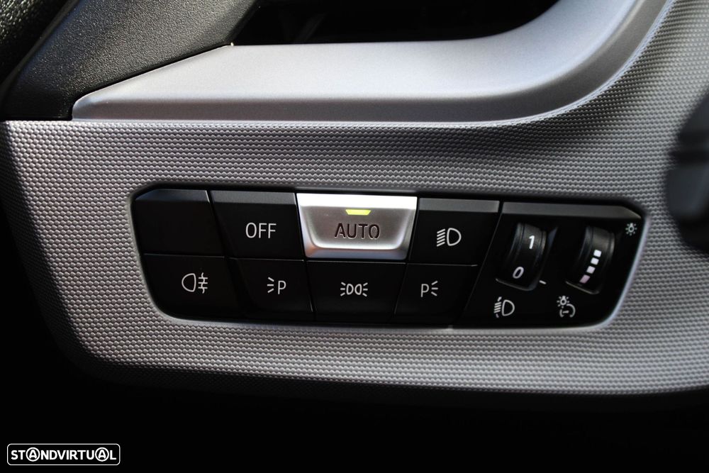 BMW 116 d Pack Essence - 27