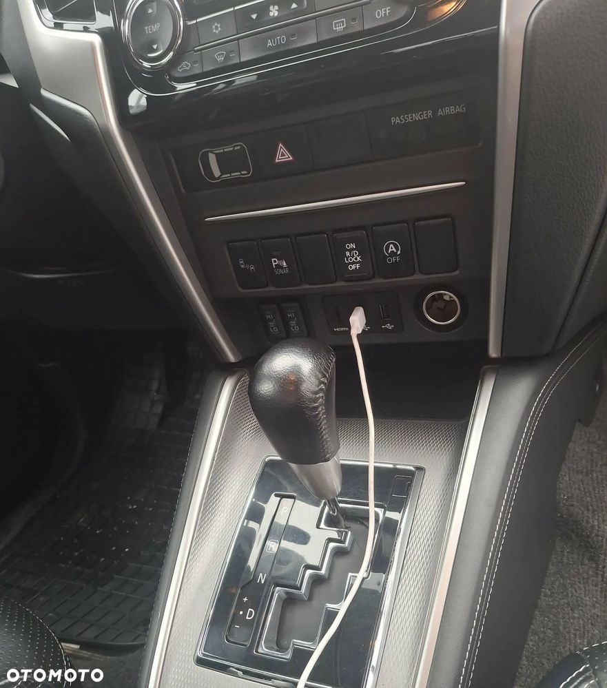 Mitsubishi L200 2.2 d DC Instyle Plus - 6