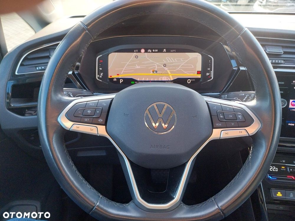 Volkswagen Touran - 17