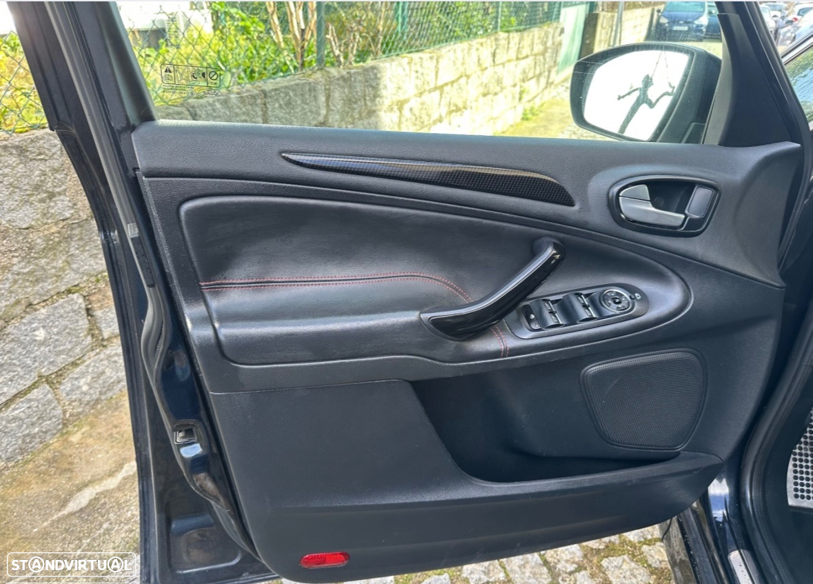 Ford S-Max 2.0 TDCi Titanium 7L - 39