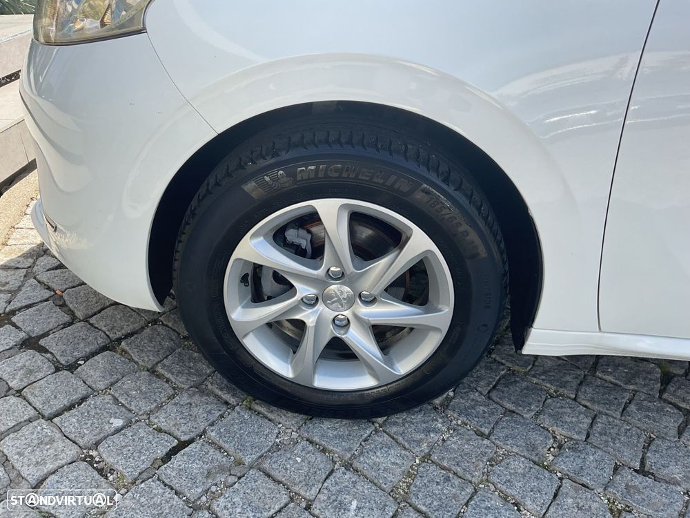 Peugeot 208 1.4 HDi Access - 12