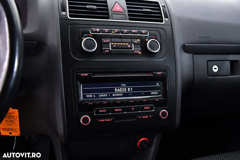 Volkswagen Touran 1.6 TDI DSG Highline - 17