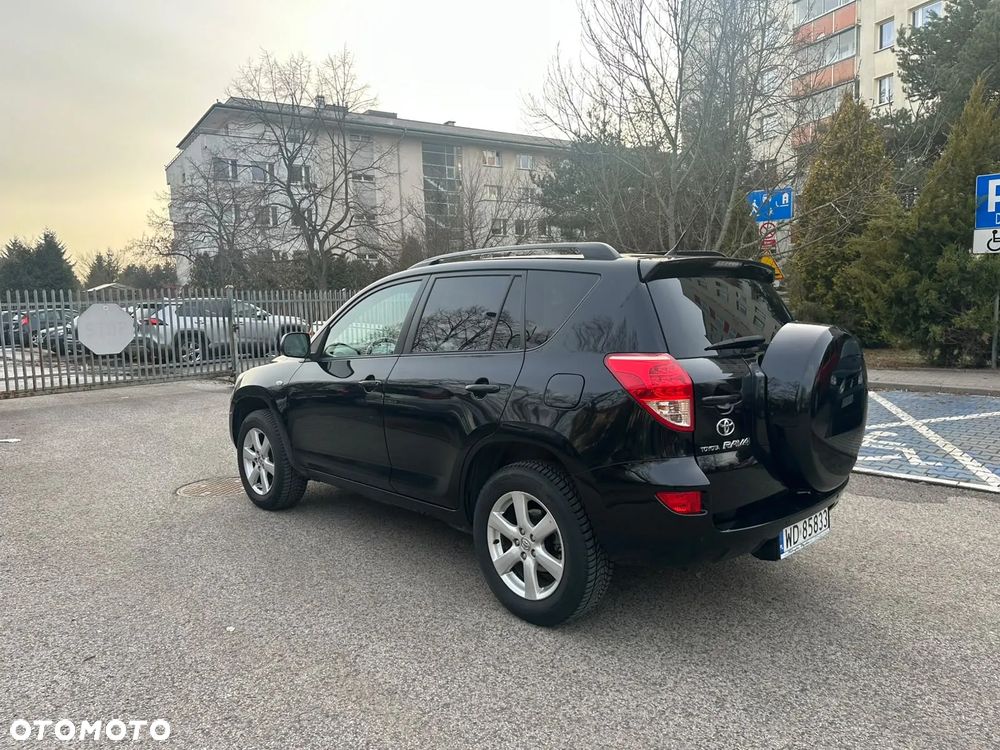 Toyota RAV4 - 9