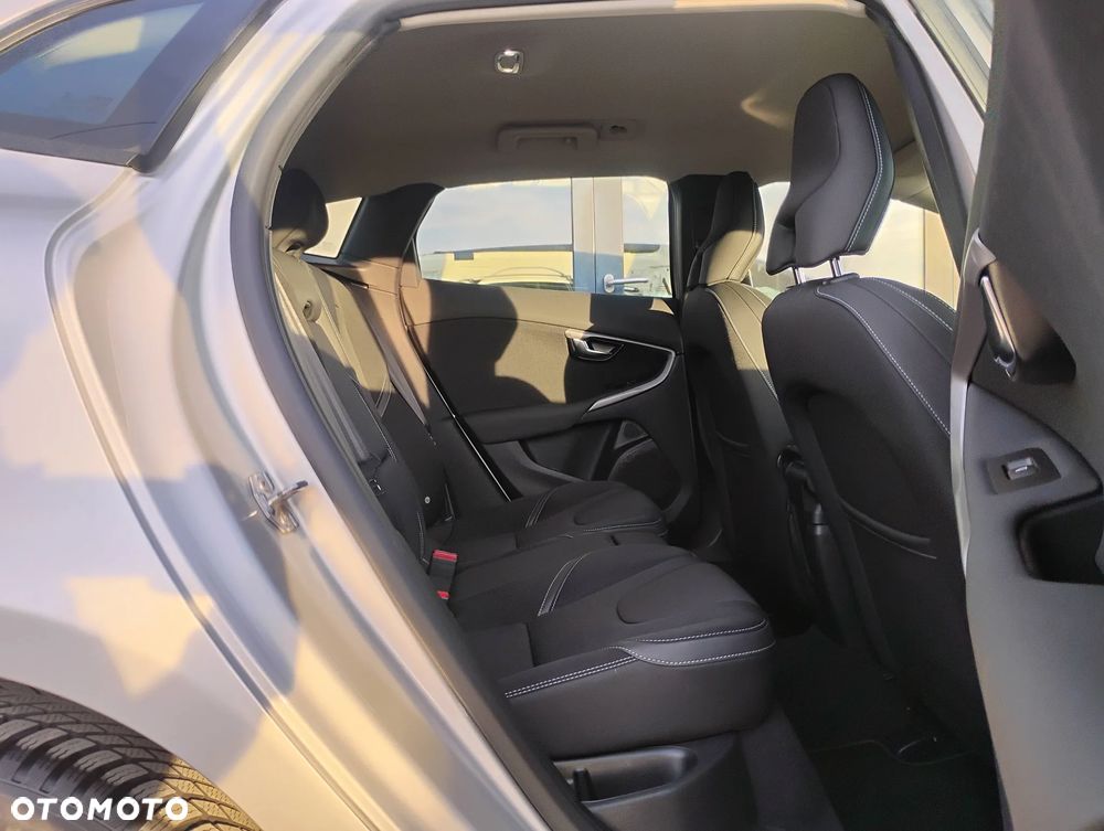 Volvo V40 D2 Drive-E Momentum - 18