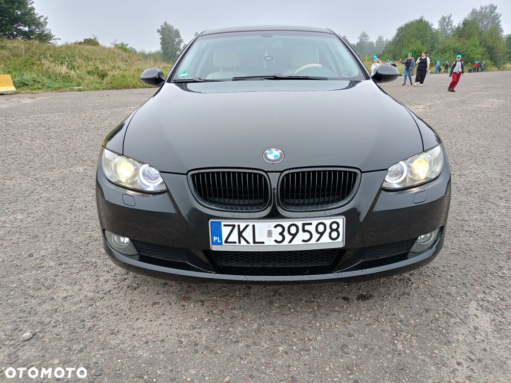 BMW Seria 3 320i - 3