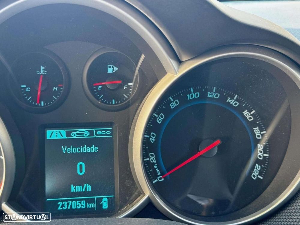 Chevrolet Cruze SW 1.4 LT - 15