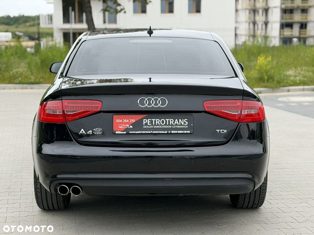 Audi A4 Limousine - 12