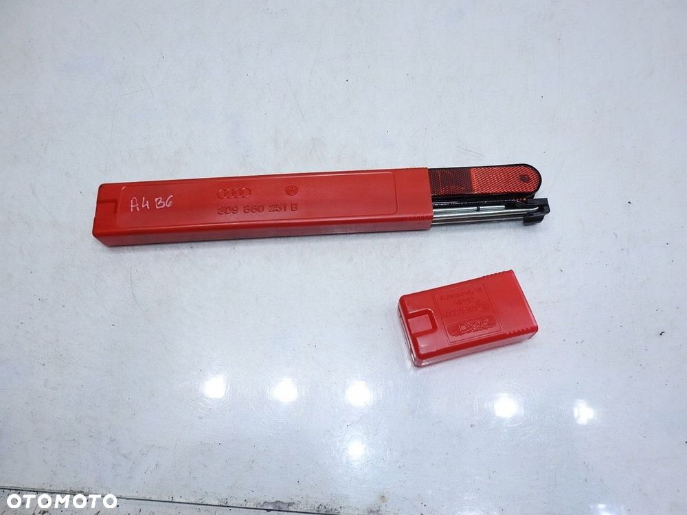 TRÓJKĄT OSTRZEGAWCZY AUDI A4 B6 8D9860251B - 6
