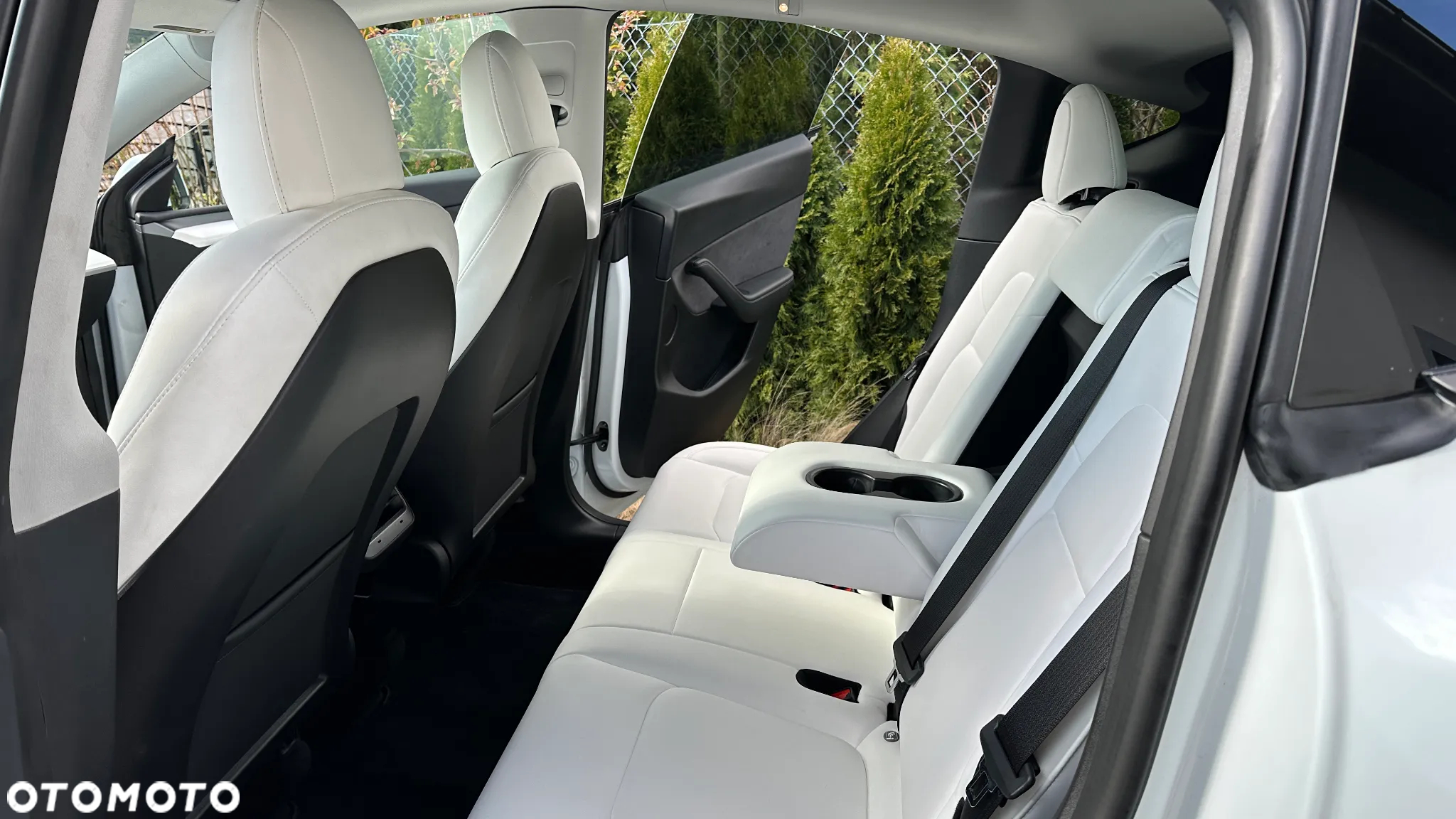 Tesla Y Model Performance Dual Motor AWD - 13