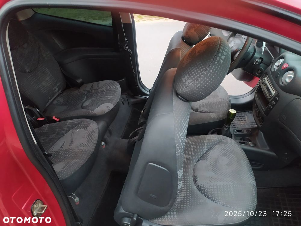 Citroën C2 1.1 SX - 25