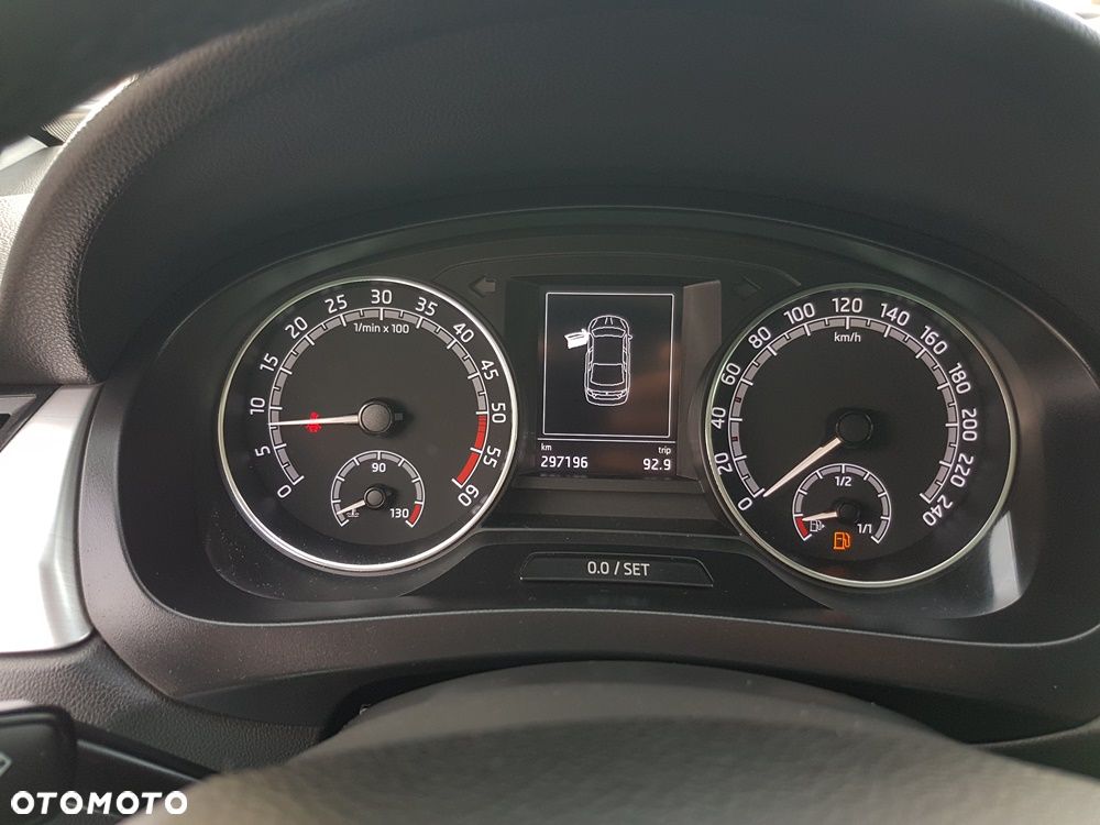 Skoda RAPID 1.6 TDI DPF Ambition - 23