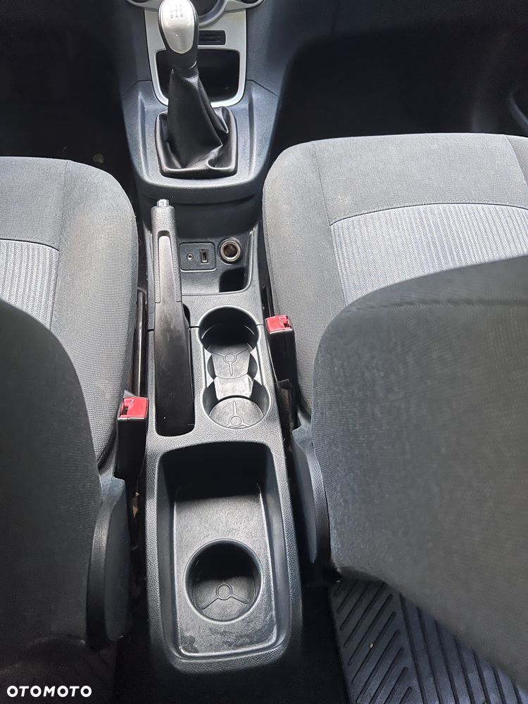 Ford Fiesta - 24