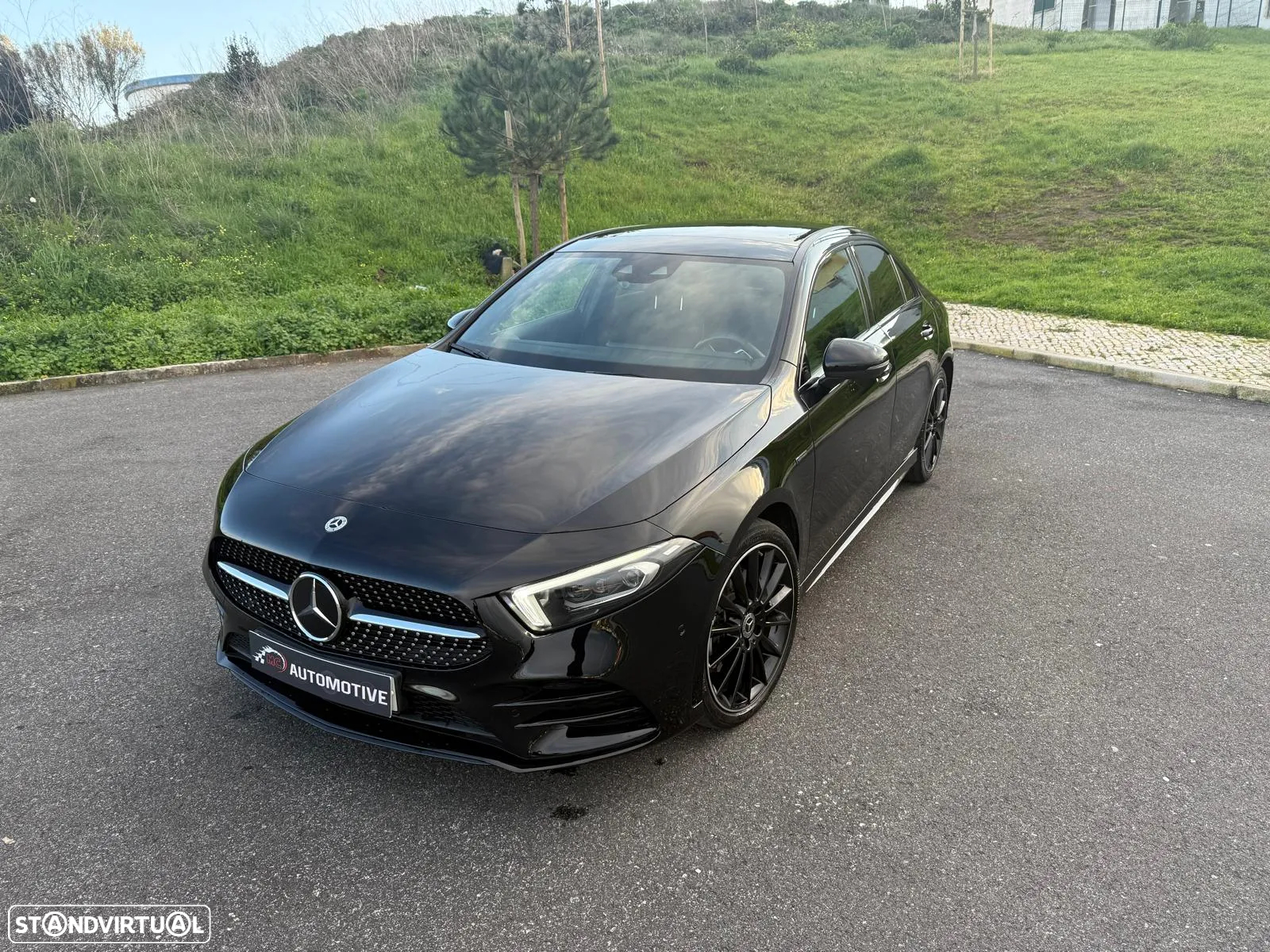 Mercedes-Benz A 250 Limousine e AMG Line - 3