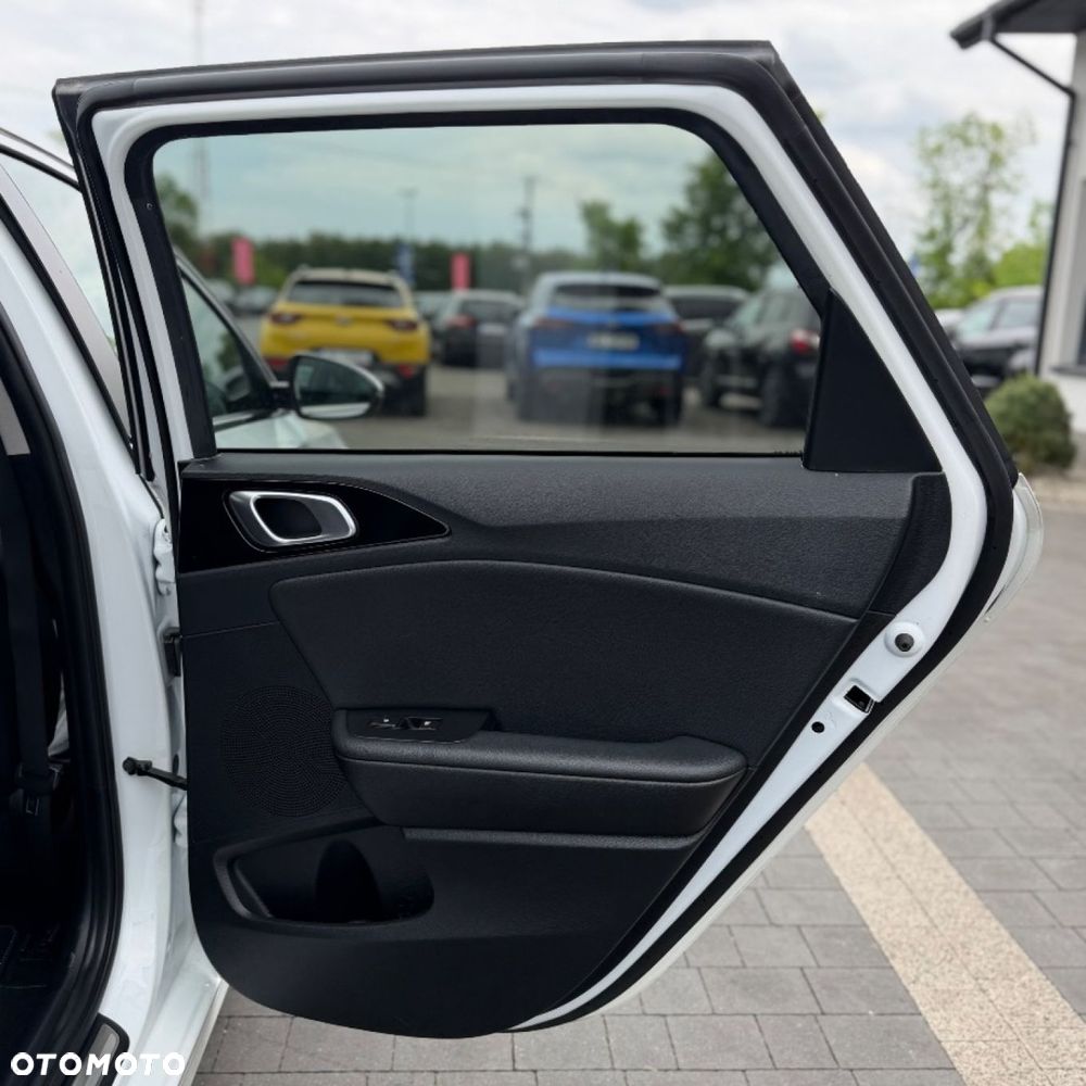 Kia Ceed - 34