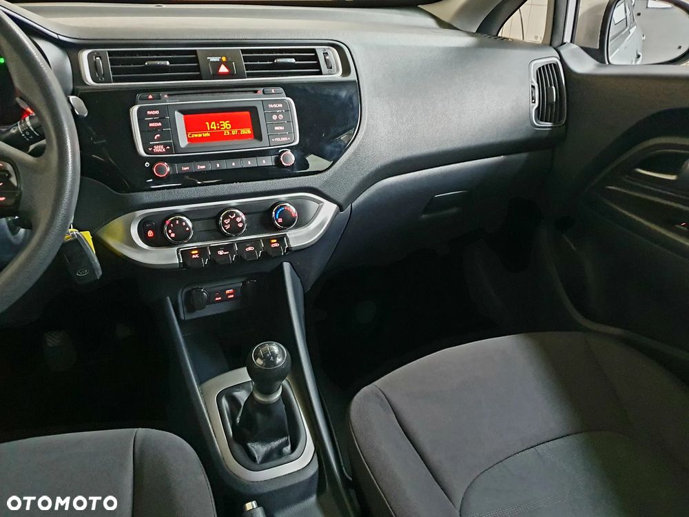 Kia Rio 1.2 L - 10