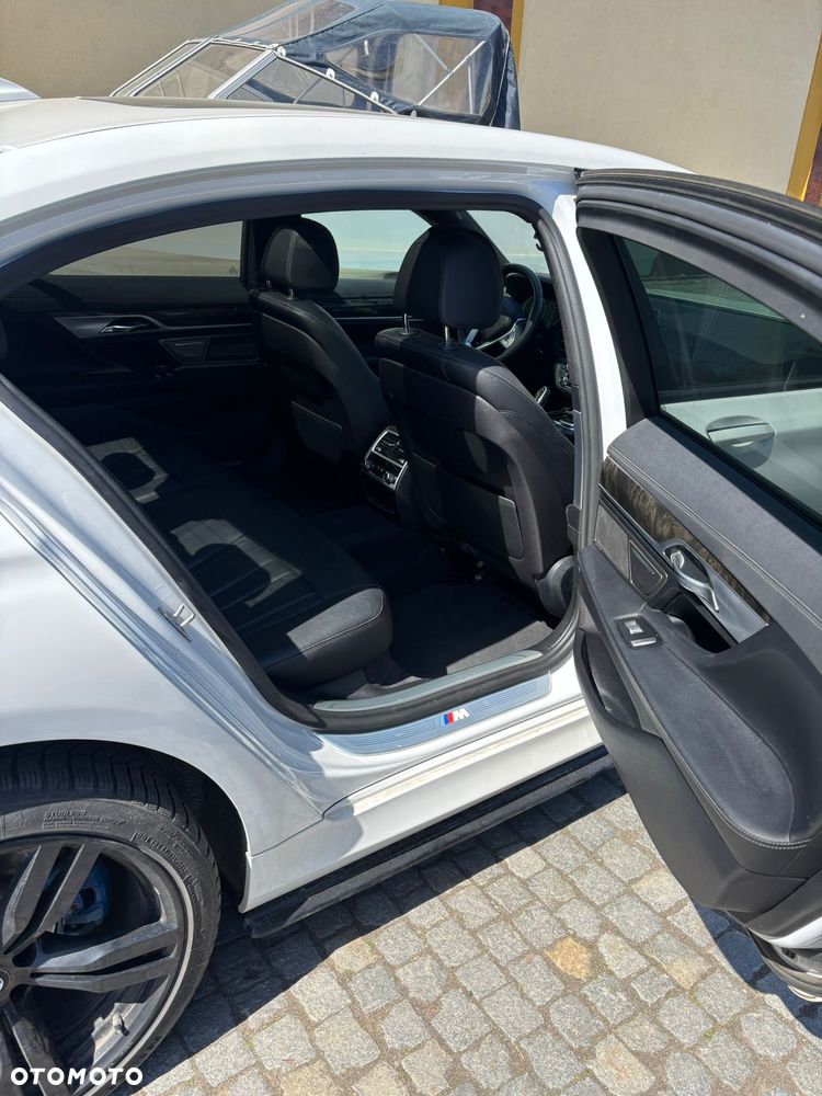BMW Seria 7 740Li - 20