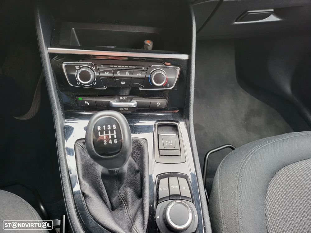 BMW 214 Active Tourer - 10