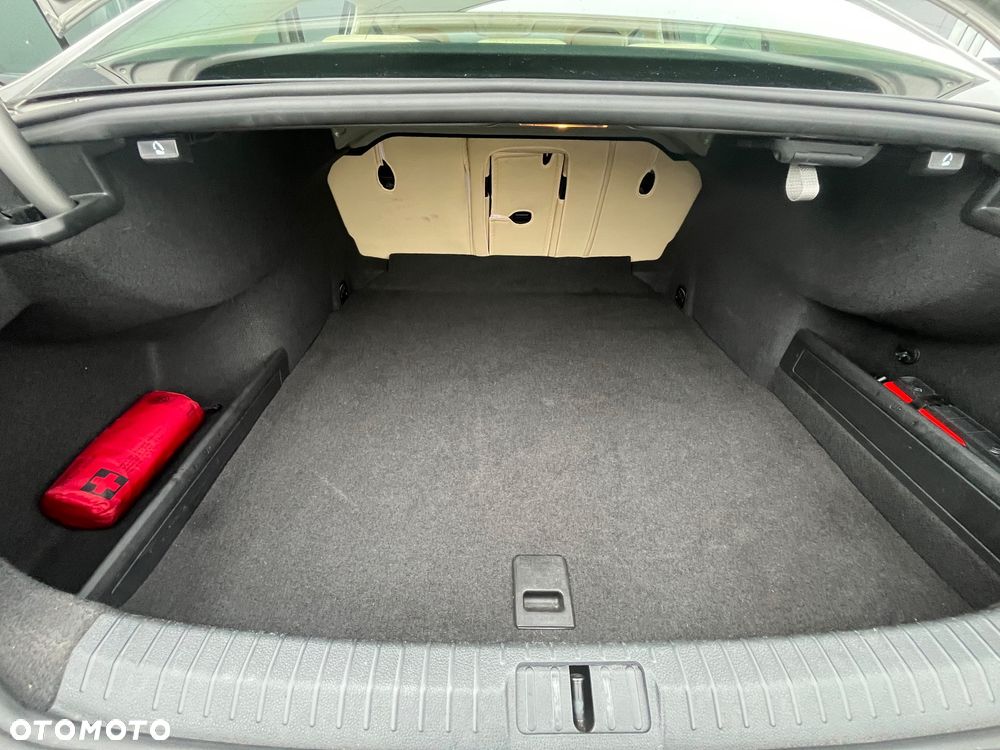 Volkswagen Passat 1.6 TDI BMT Comfortline - 14