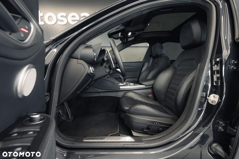Alfa Romeo Giulia 2.0 Turbo Veloce Q4 - 14