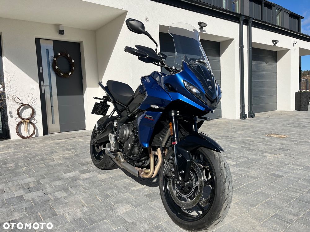 Triumph Tiger - 1