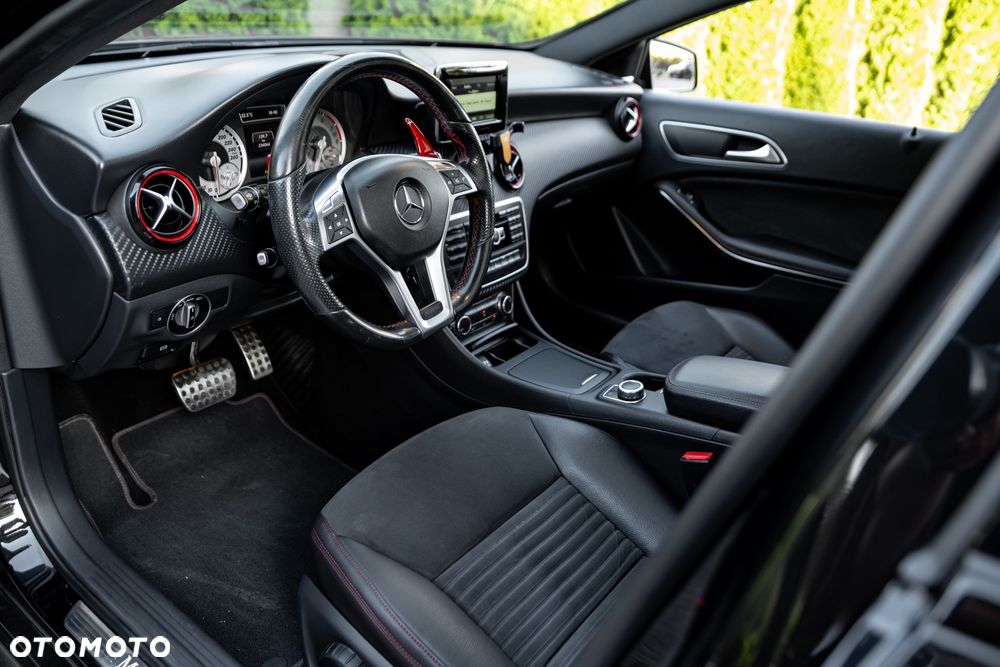 Mercedes-Benz Klasa A 250 4Matic 7G-DCT AMG Line - 16