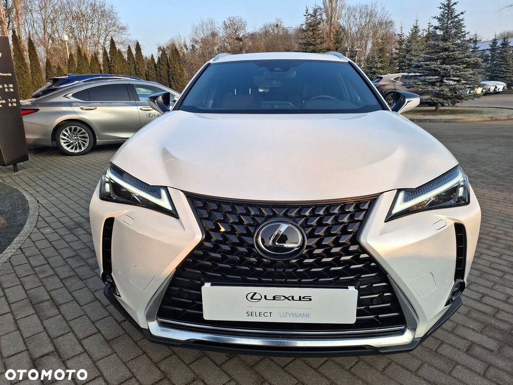 Lexus UX - 8