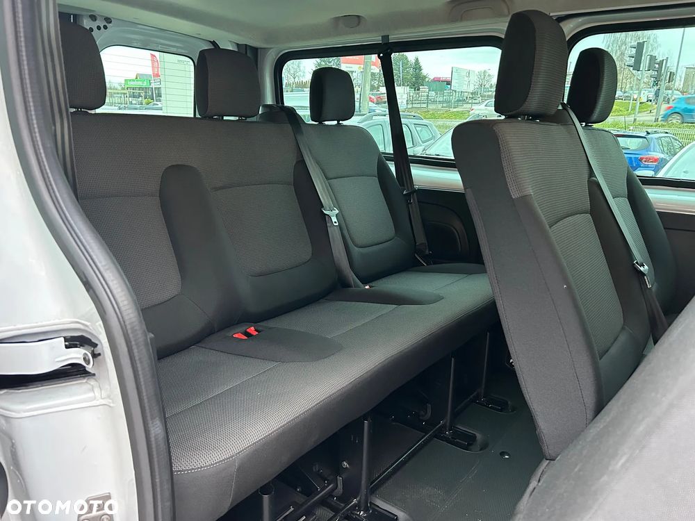 Renault Trafic 2.0 dCi - 12