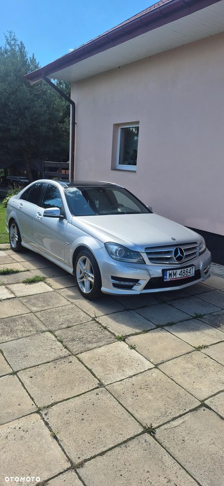 Mercedes-Benz Klasa C 180 CGI BlueEff Avantgarde - 27