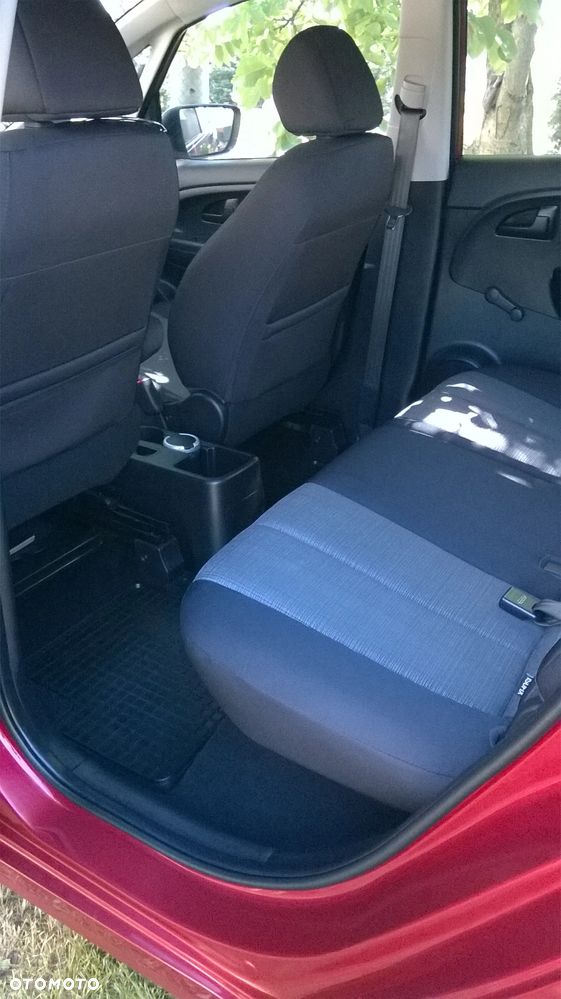 Kia Venga 1.4 L - 8