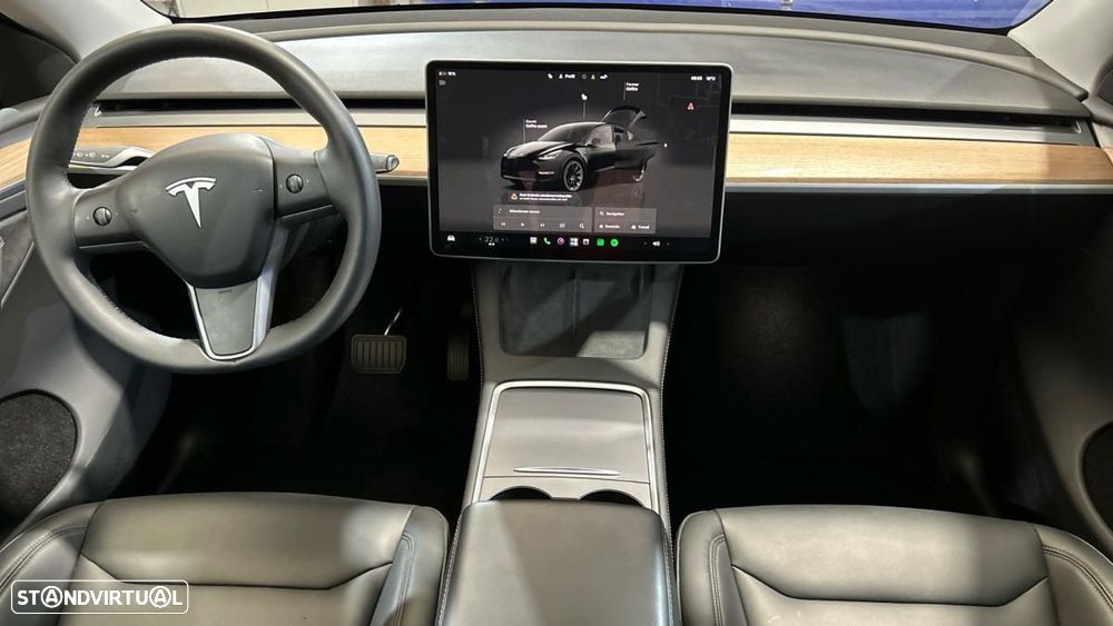 Tesla Model Y Standard RWD - 4