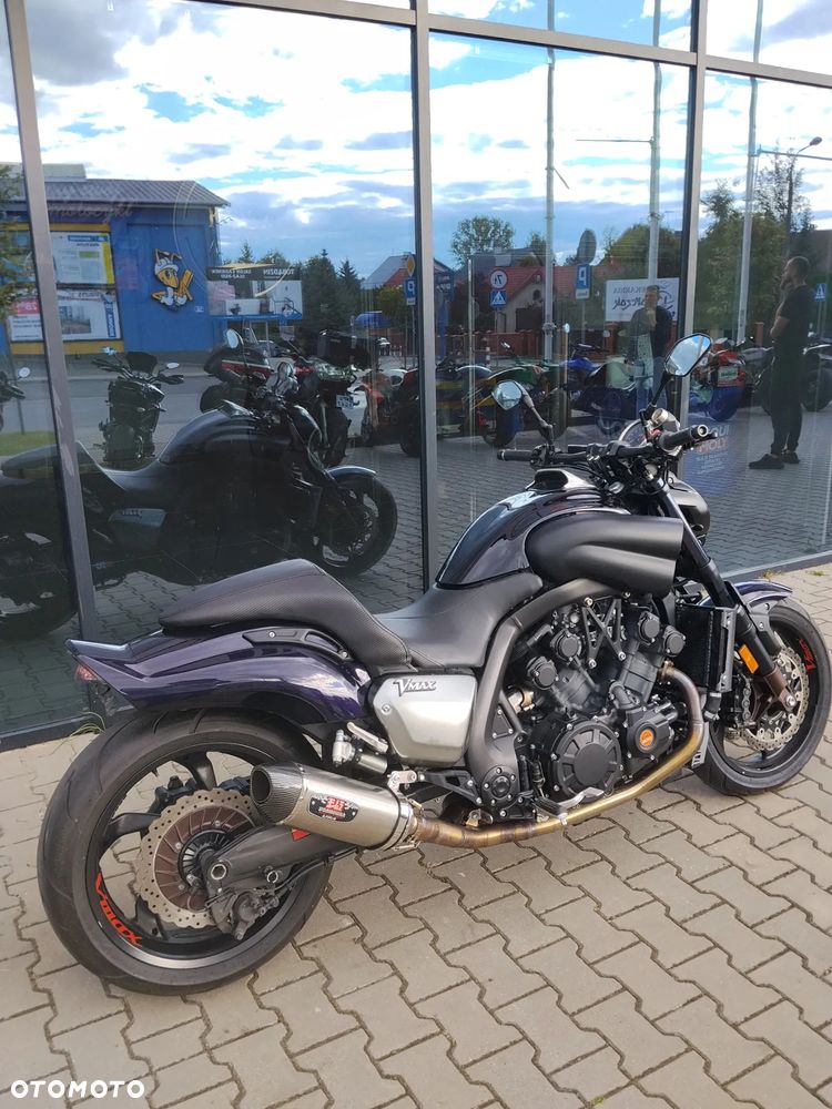 Yamaha V-MAX - 10