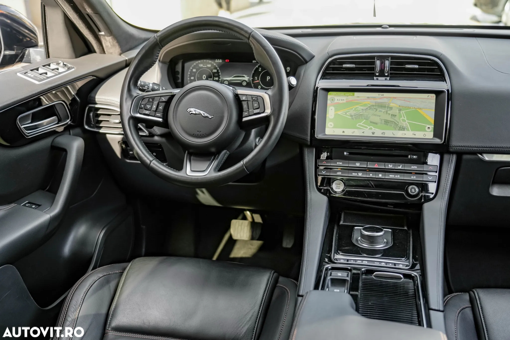 Jaguar F-Pace - 5