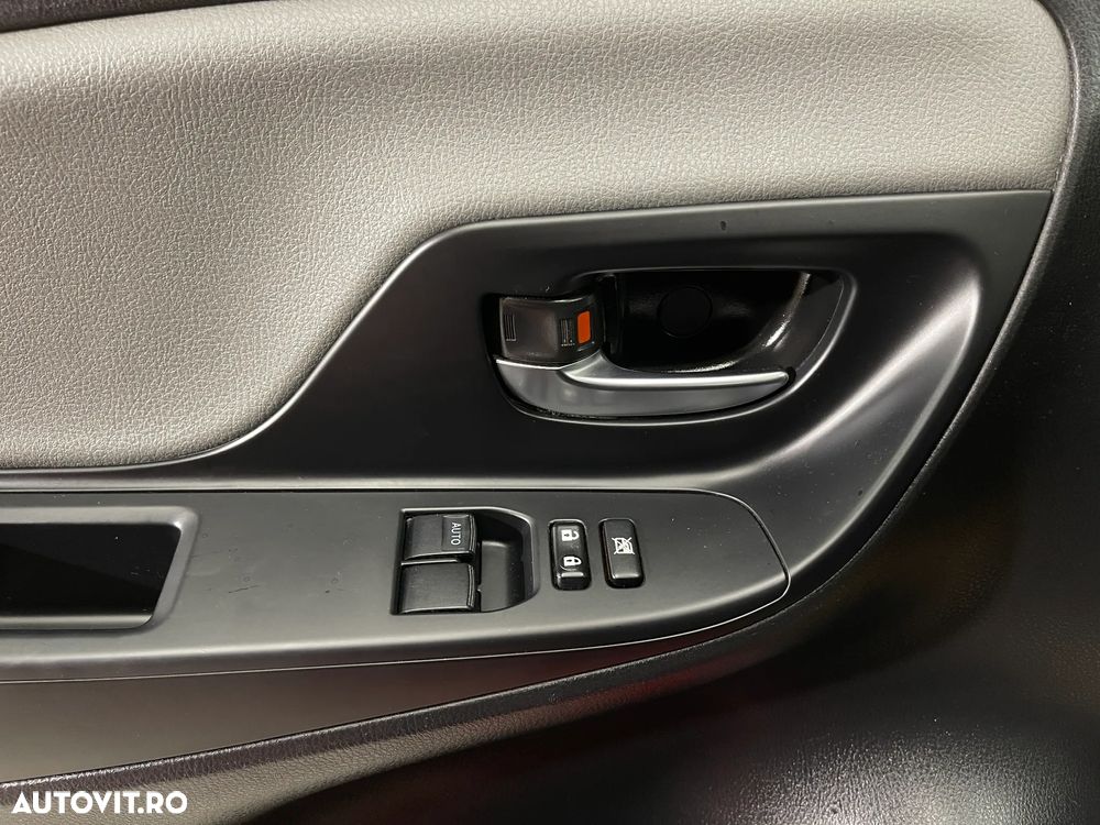 Toyota Yaris 1.5 VVT-i HSD Active - 14