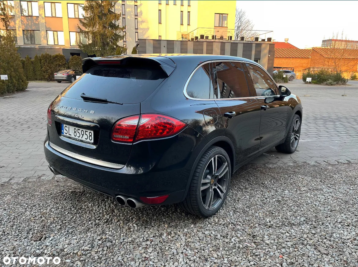 Porsche Cayenne Turbo - 4